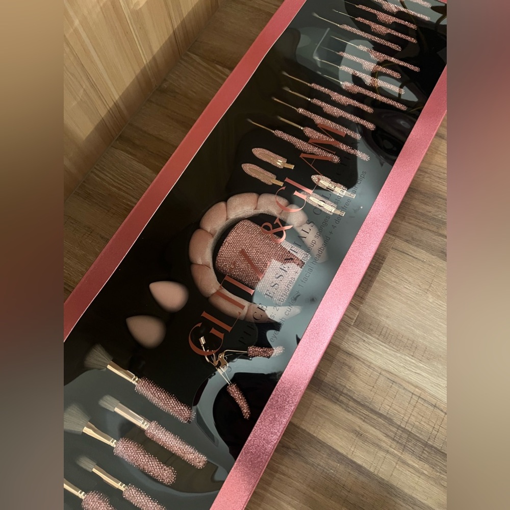 Glitz&Glam Viral Tik Tok Makeup Brushes 💕